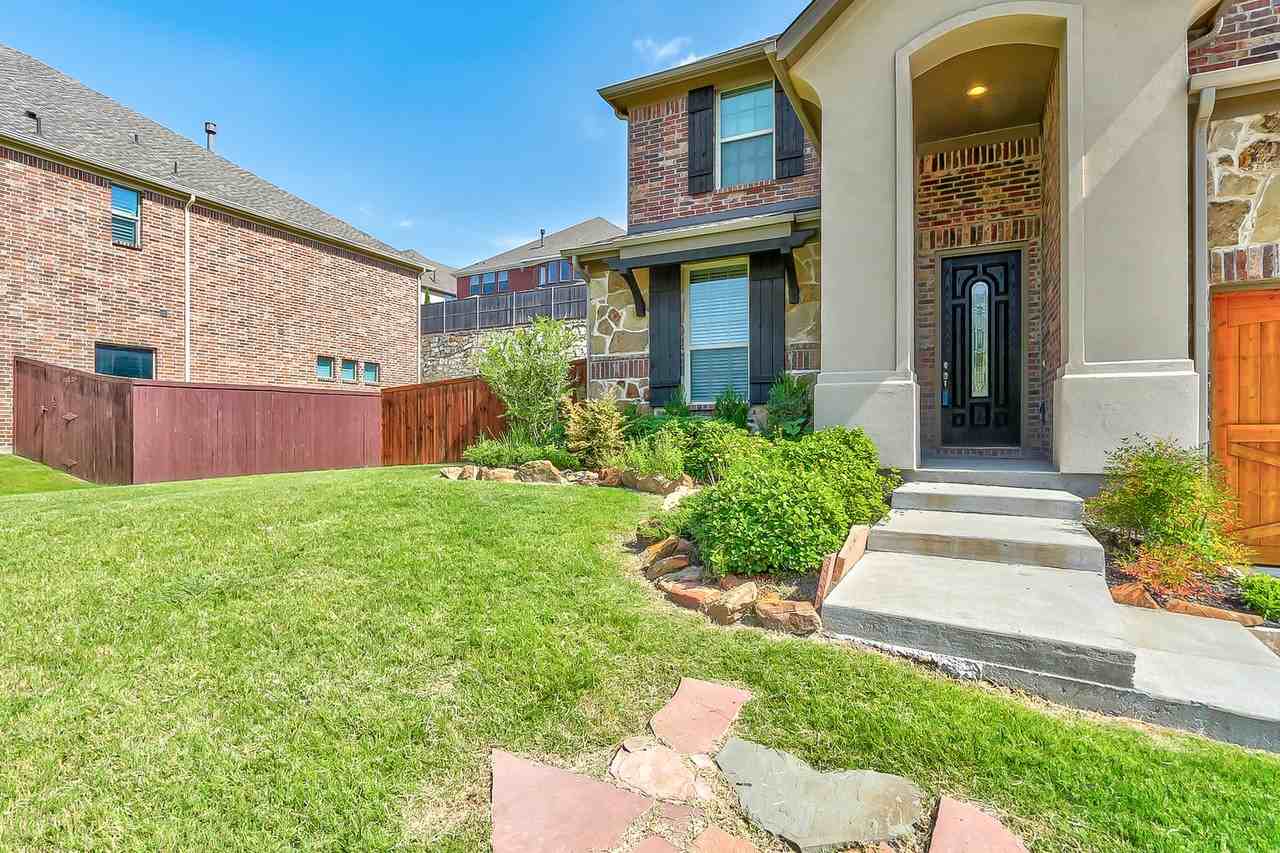 4008 - Photo 3 of 38