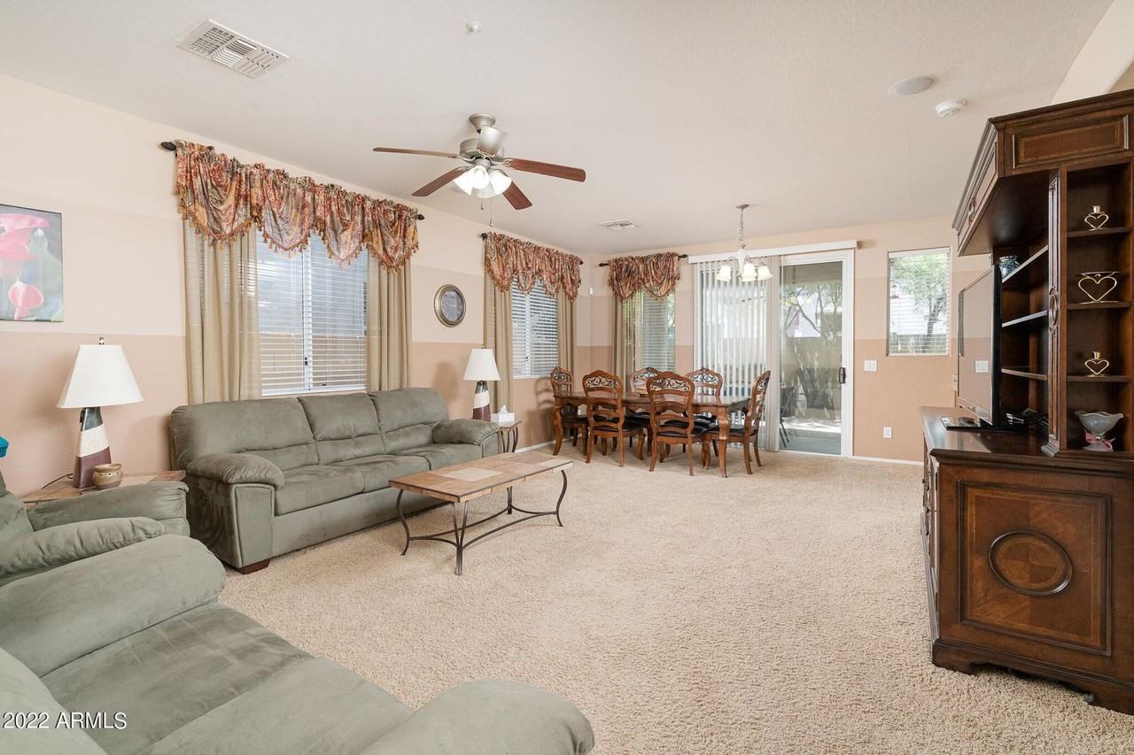 12030 W Polk St - Photo 6 of 31