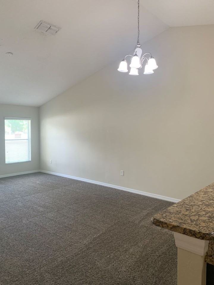 521 Montana Ave - Photo 2 of 12