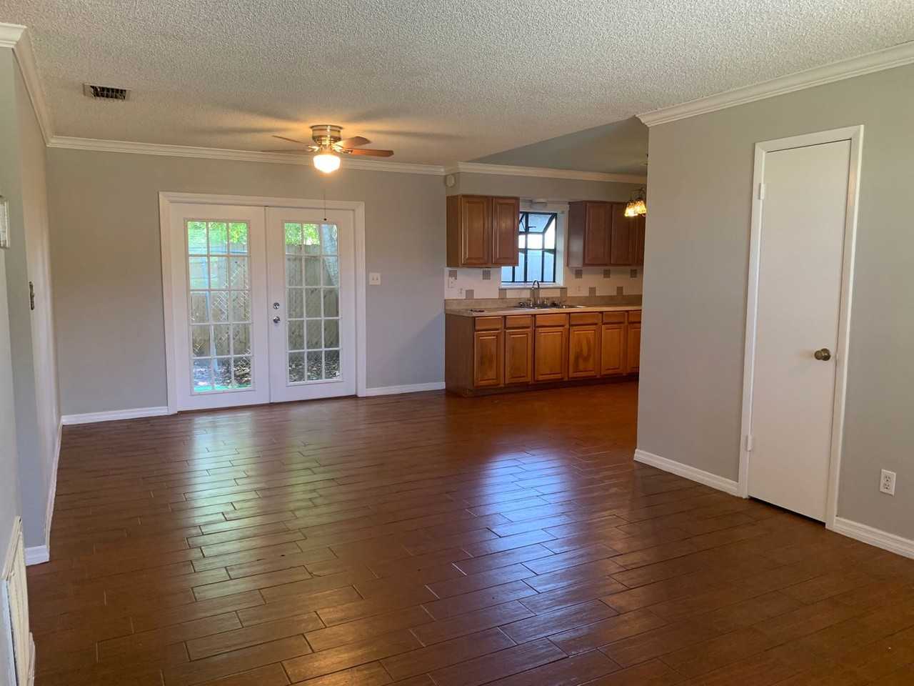 201 6th St - Photo 6 of 34