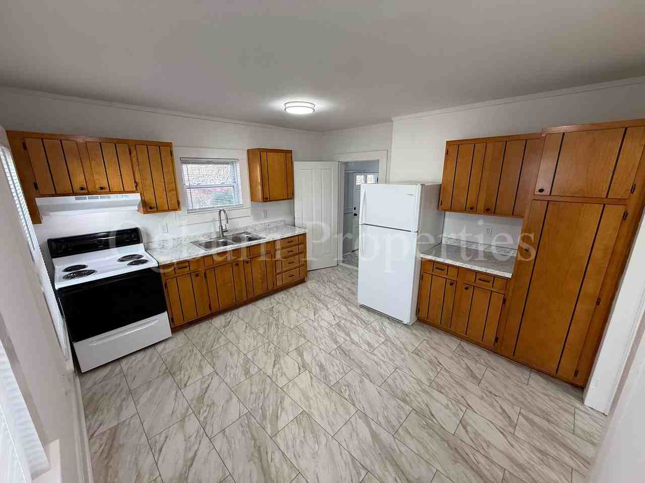 1607 Thurmond St - Photo 5 of 10