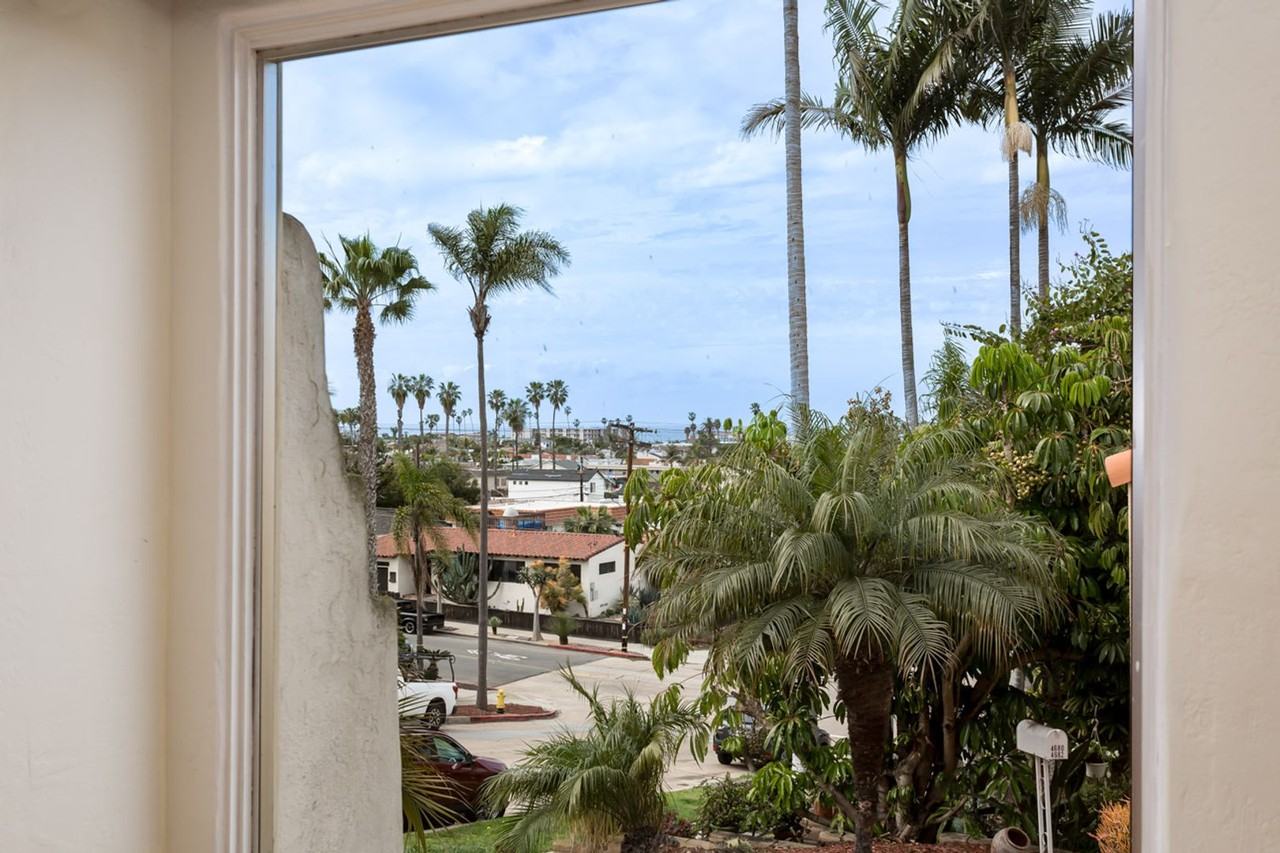 4674 Niagara Ave - Photo 7 of 35