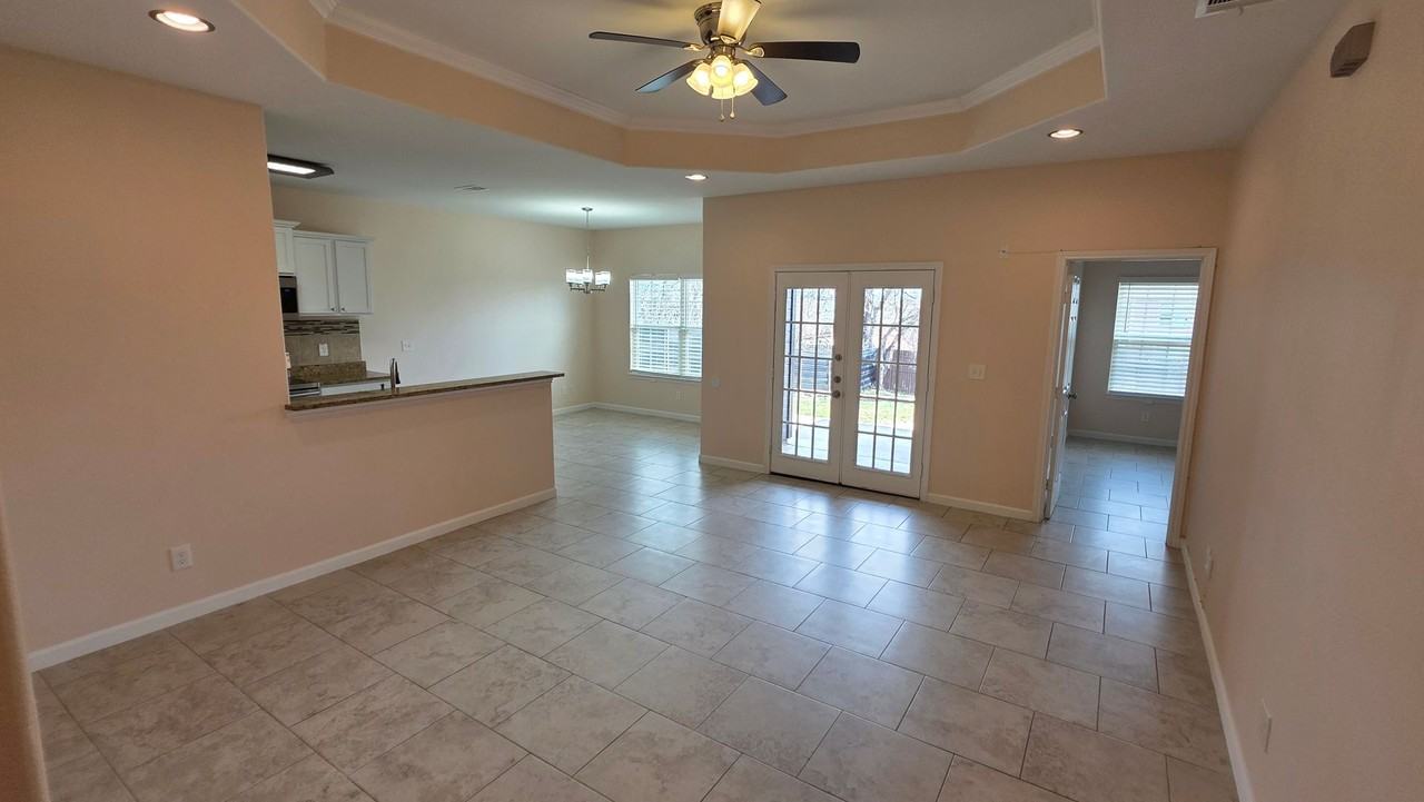 3118 Roosevelt Ave - Photo 3 of 30