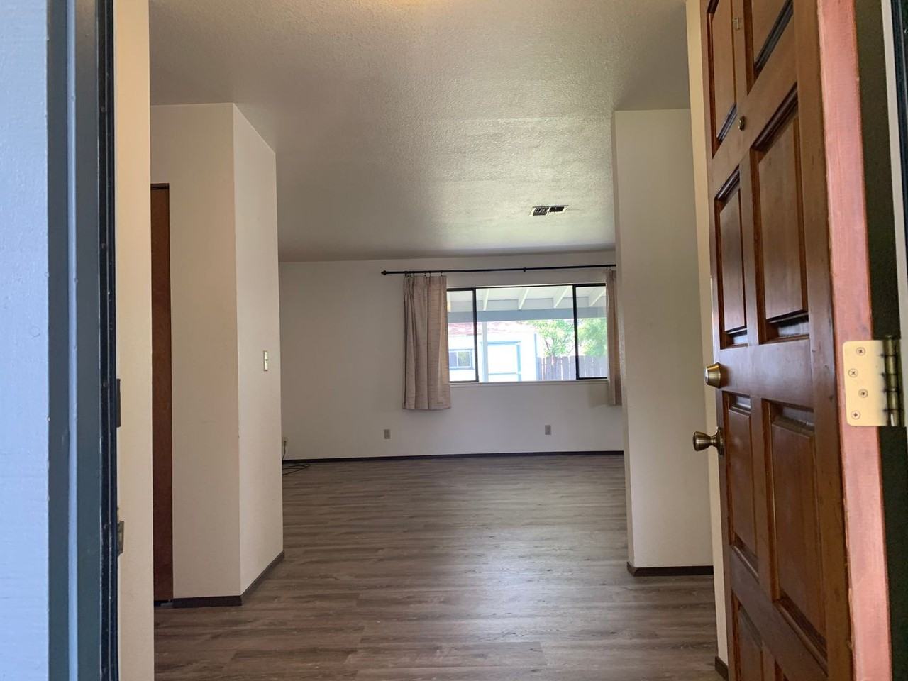 205 Woodhill Dr - Photo 6 of 41