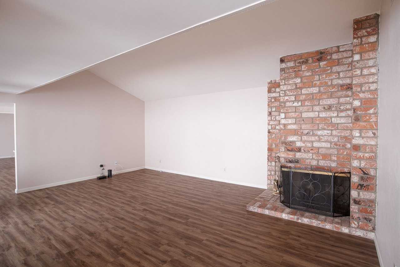 936 Belmont Ave - Photo 3 of 34