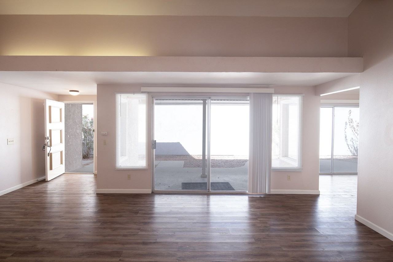 936 Belmont Ave - Photo 4 of 34