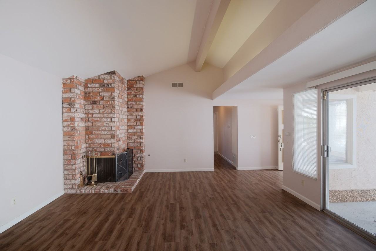 936 Belmont Ave - Photo 5 of 34