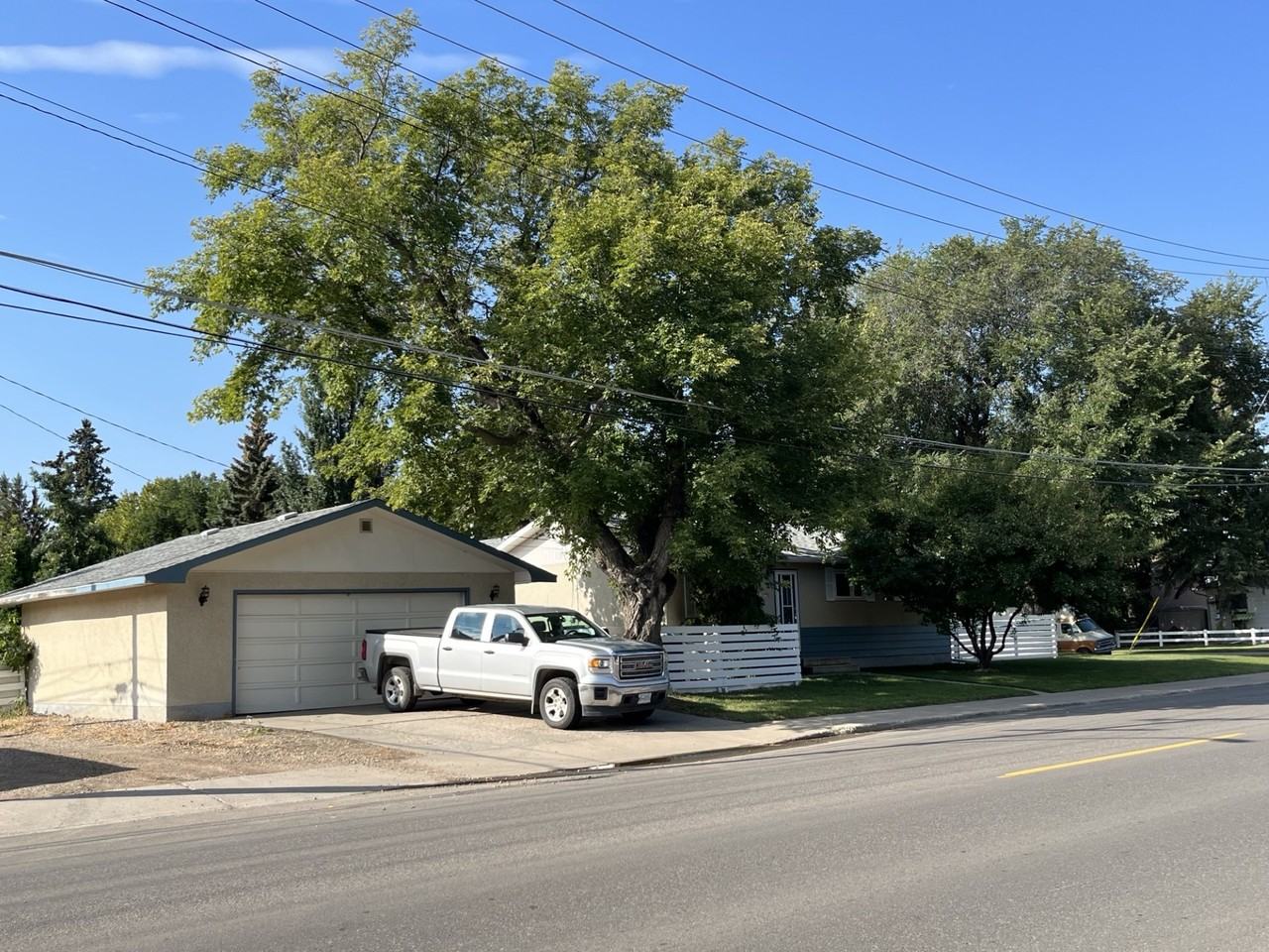 2401 McPherson Avenue - Photo 2 of 13