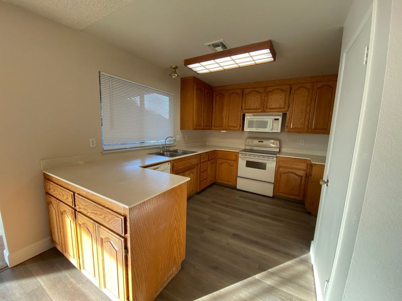 630 Newcomb Ave - Photo 3 of 18