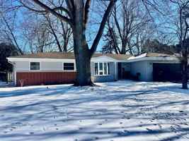 featured image of 1706 S Seminole Rd