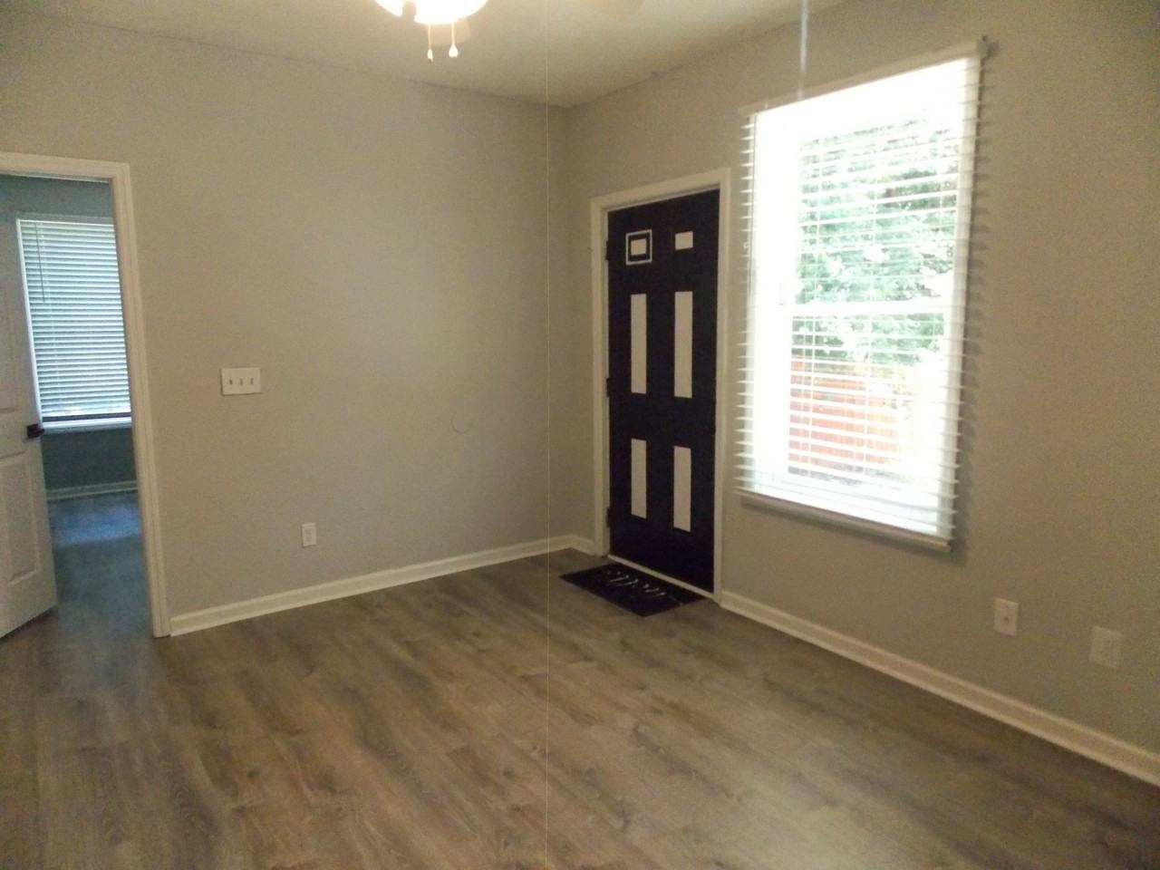 Remodeled Duplex 2BR/1BA - Photo 3 of 8