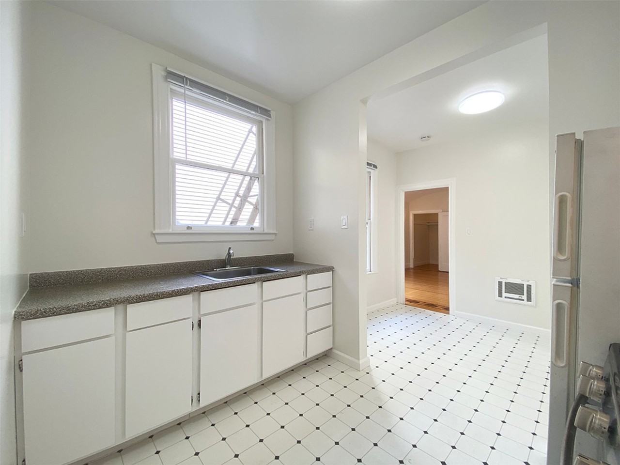 1460 Golden Gate Avenue (1115r) - Photo 6 of 23