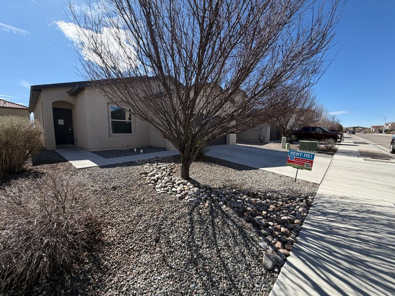 5852 Mafraq Ave Nw - Photo 3 of 27