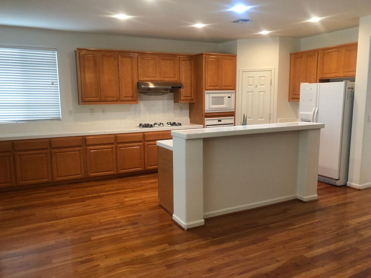 2306 Campbell Cir - Photo 4 of 37