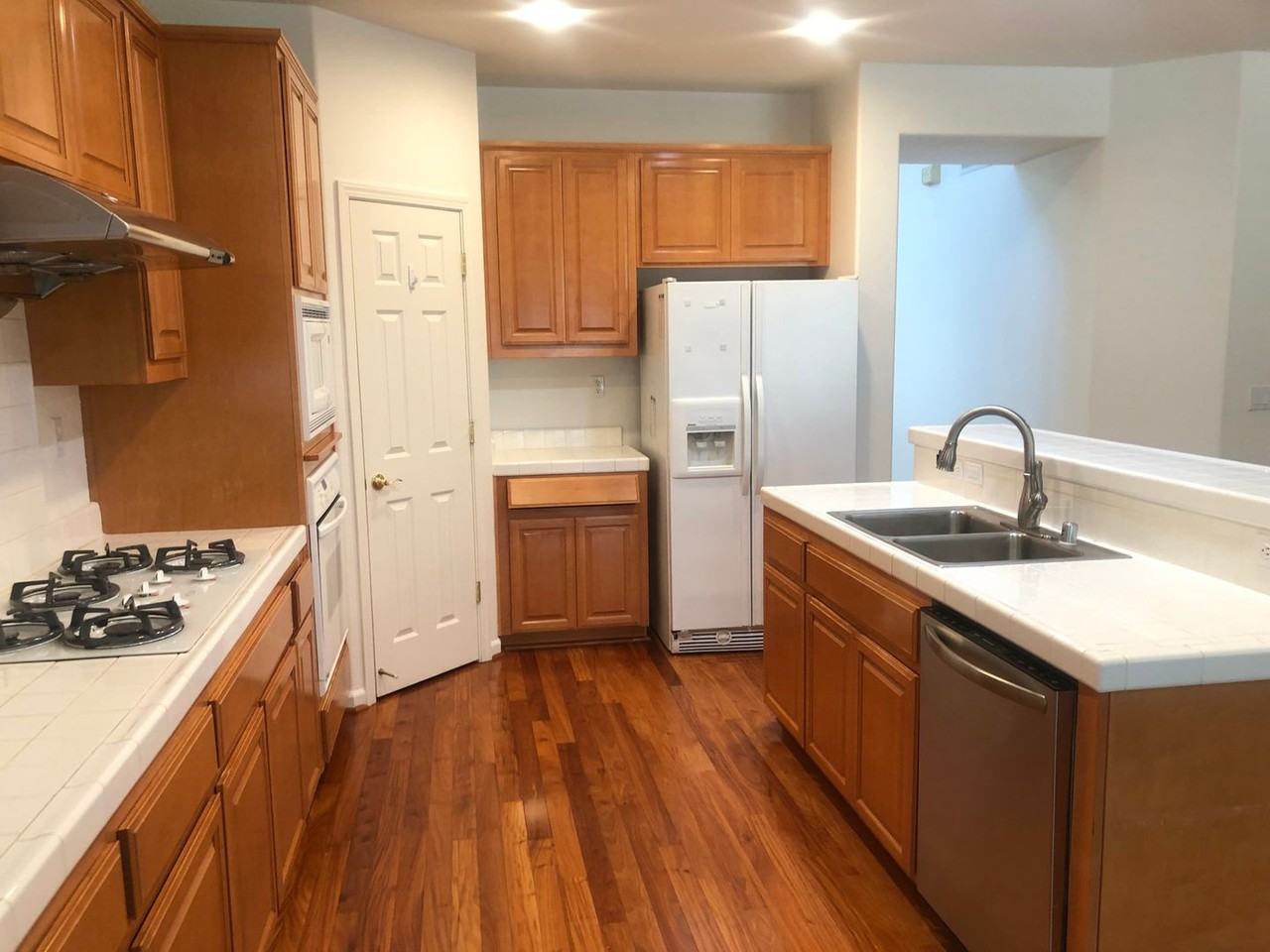 2306 Campbell Cir - Photo 5 of 37