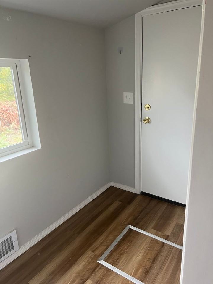 918 N Hogan St - Photo 4 of 12