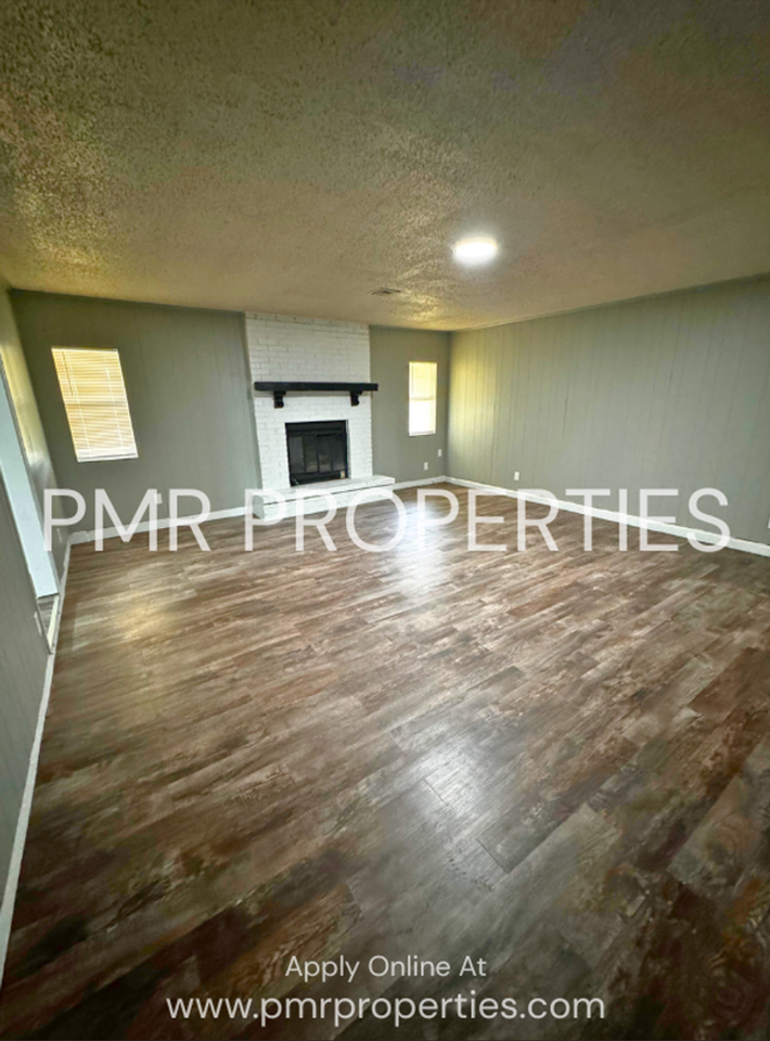 2403 Nw 49th St - Photo 2 of 17