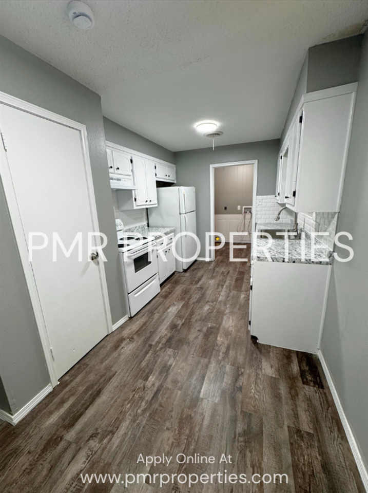 2403 Nw 49th St - Photo 4 of 17