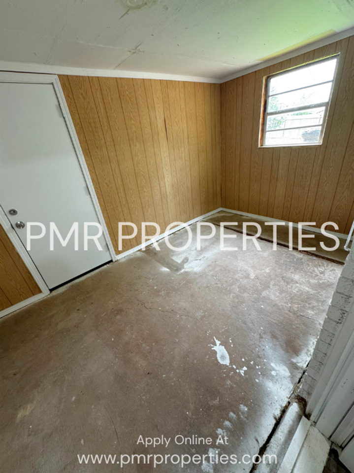 2403 Nw 49th St - Photo 6 of 17