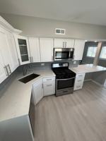 featured image of 633 W Park Ave