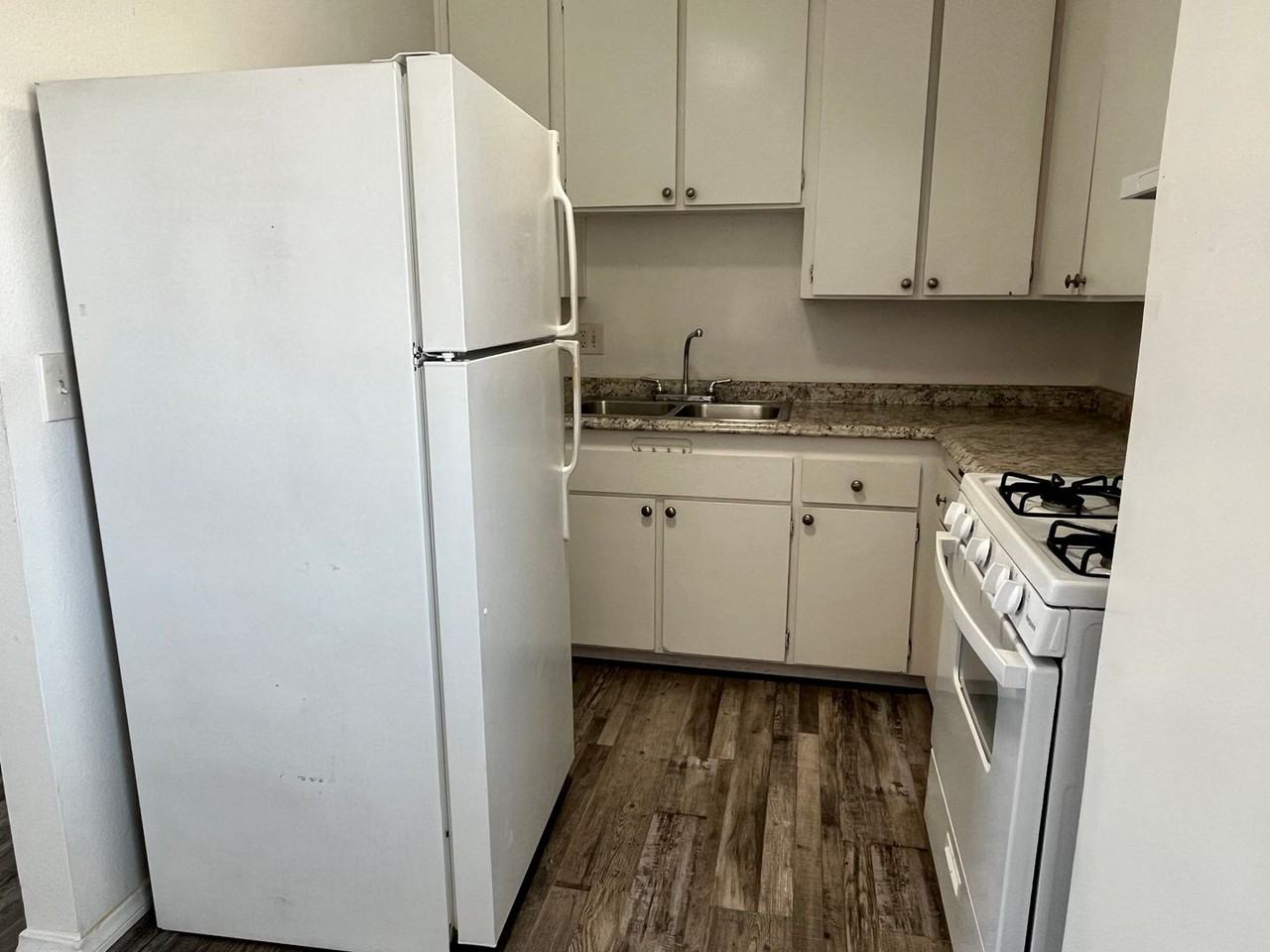 324 Zenith St - Photo 4 of 9