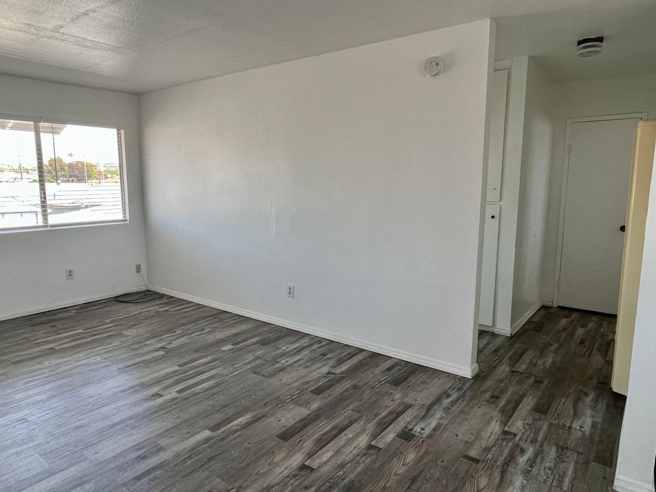 324 Zenith St - Photo 6 of 9