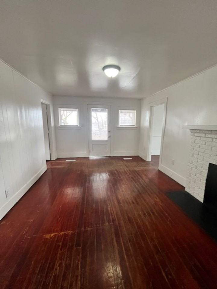 136 N 4th St - Photo 4 of 21