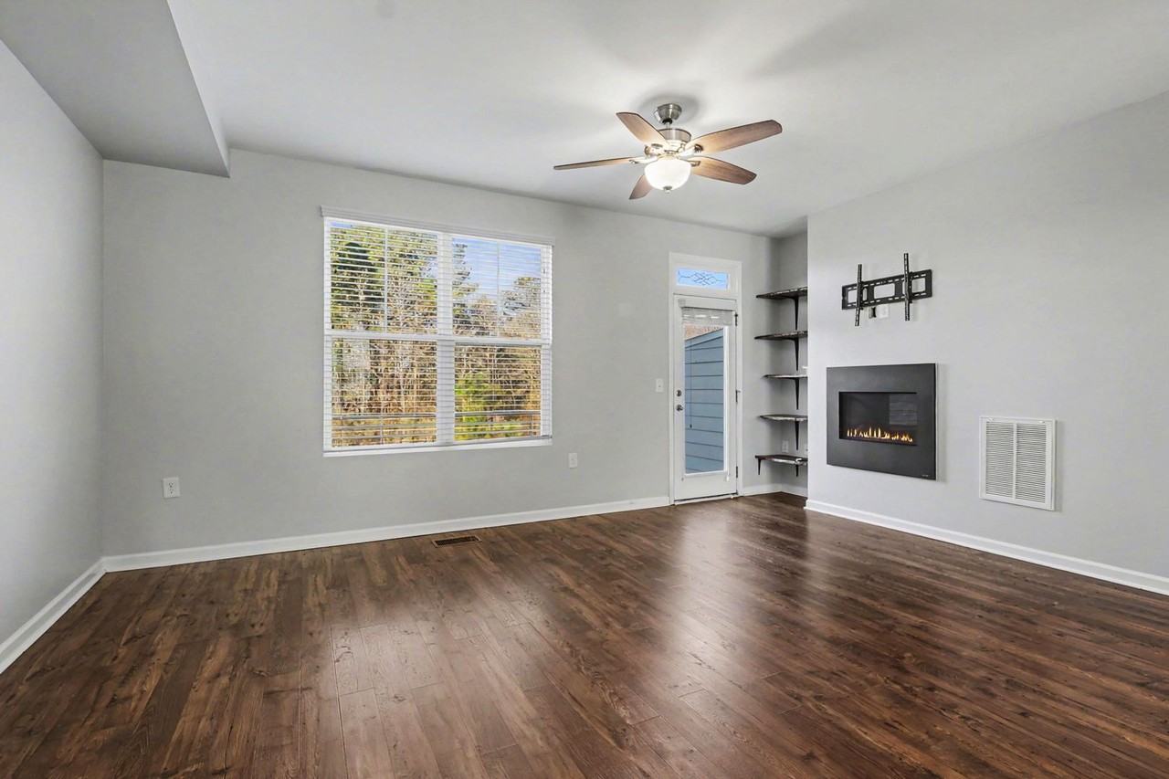 424 Skymont Dr - Photo 5 of 39