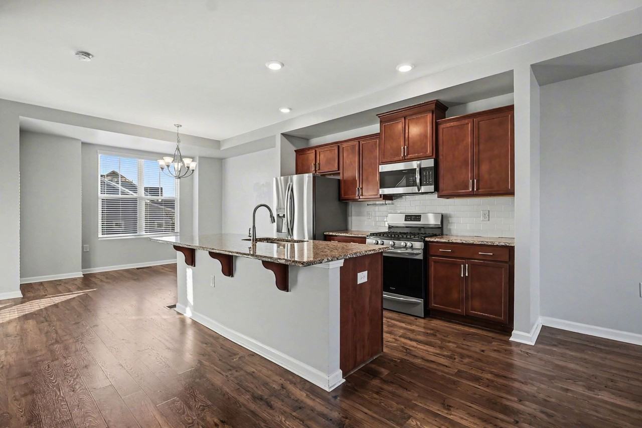 424 Skymont Dr - Photo 6 of 39