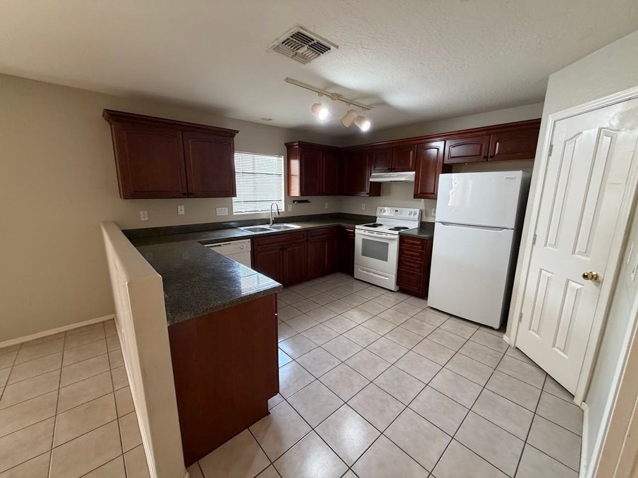 12809 W Dreyfus Dr - Photo 3 of 22