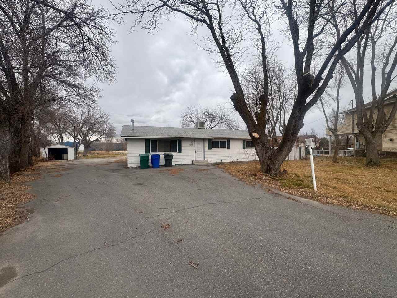 3212 W Derby Cir - Photo 3 of 17