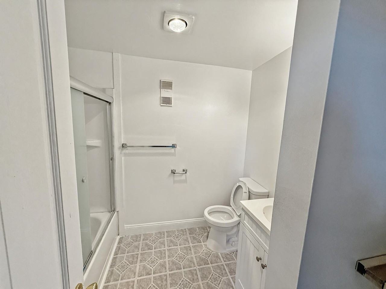 213 Partition St - Photo 6 of 9