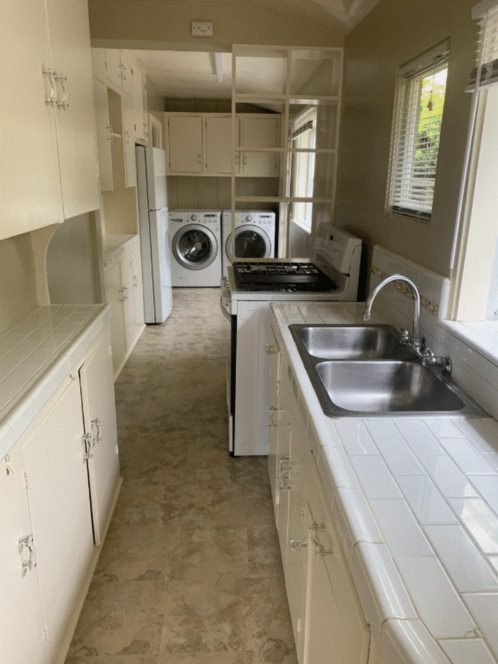 4940 Brighton Ave - Photo 7 of 11