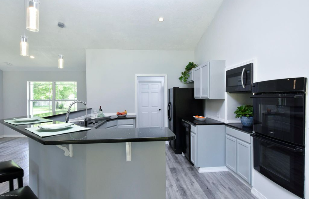 13855 Ne 140th St - Photo 5 of 18