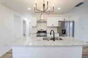 featured image of 415 E 2nd St