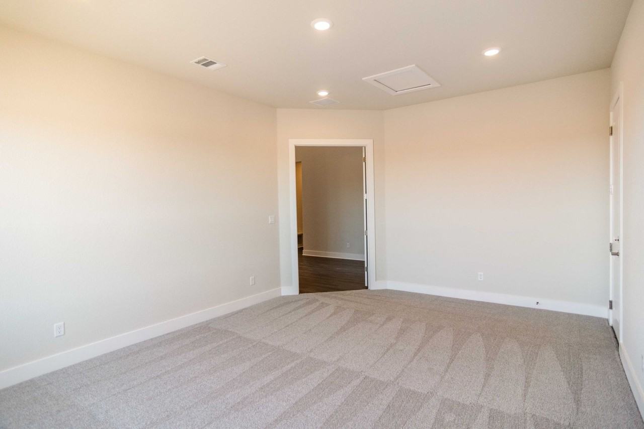 1252 Lavender Way - Photo 7 of 50