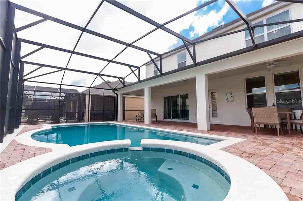 1359 Yorkshire Ct - Photo 2 of 42