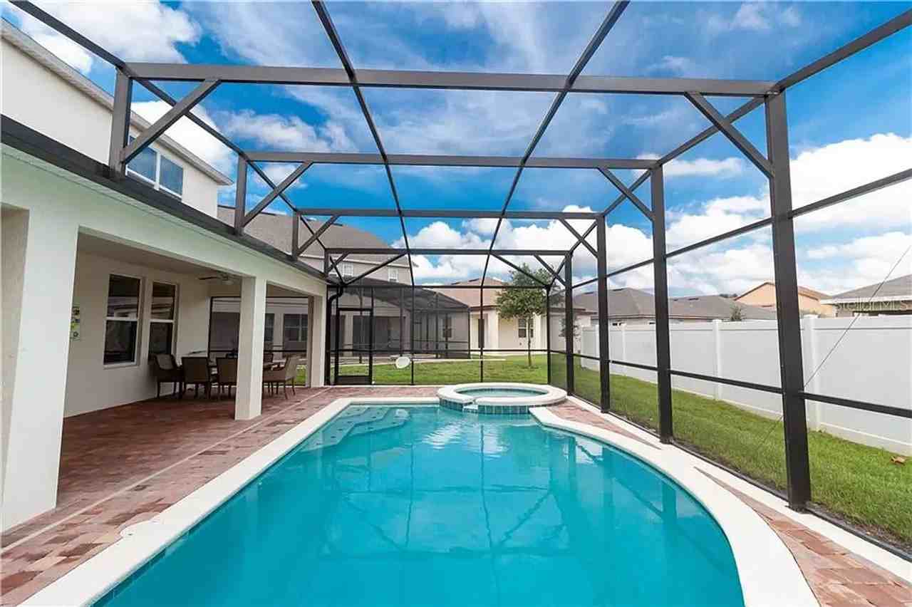 1359 Yorkshire Ct - Photo 3 of 42