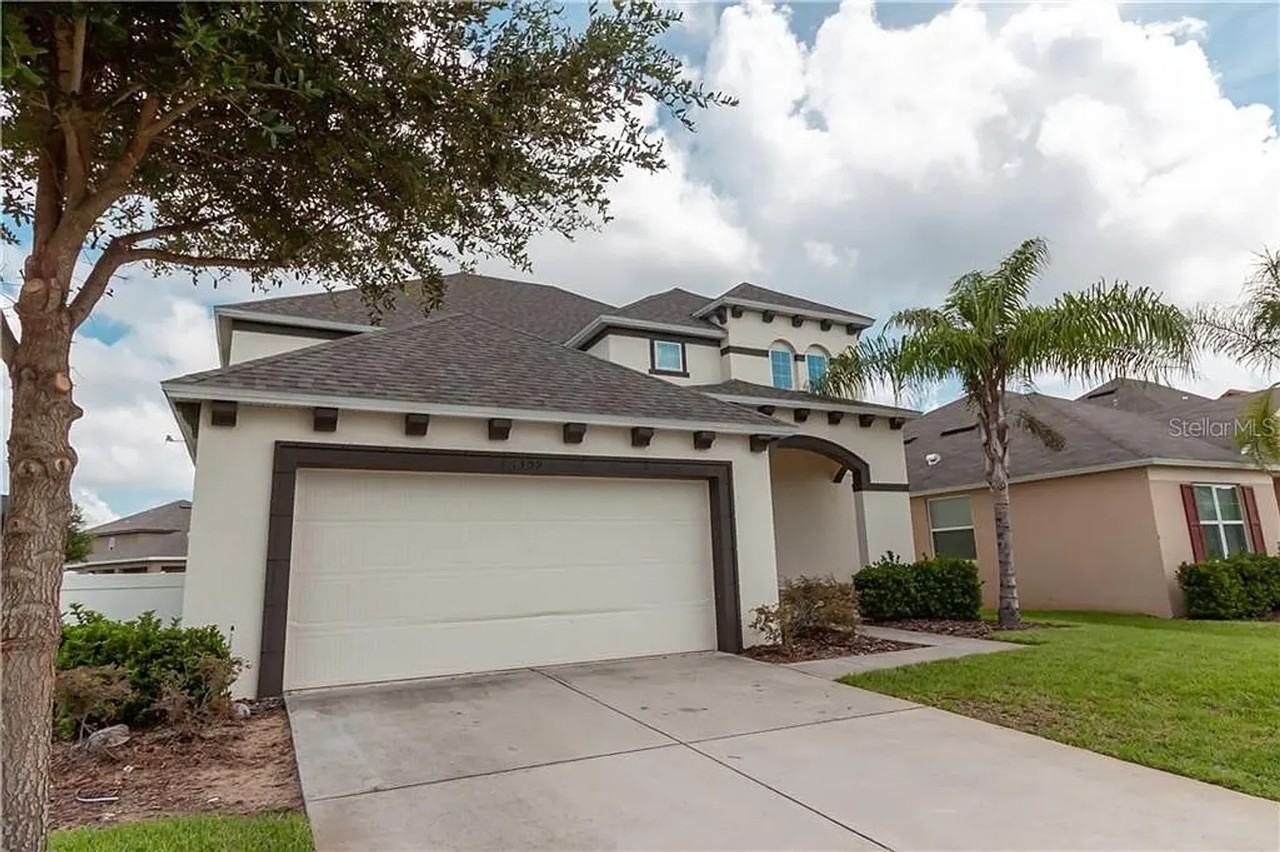 1359 Yorkshire Ct - Photo 2 of 26