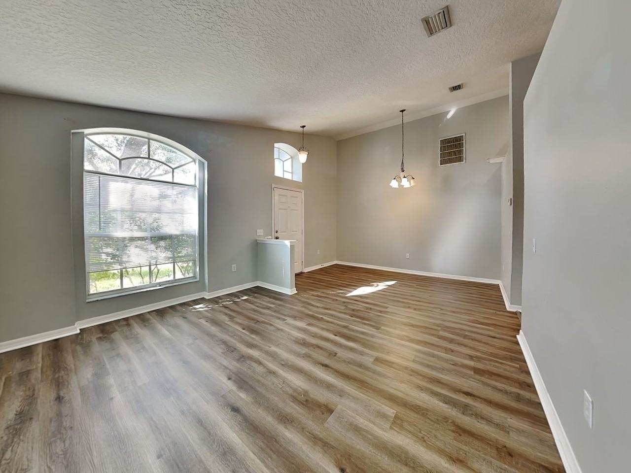 13011 Tribute Dr - Photo 4 of 17