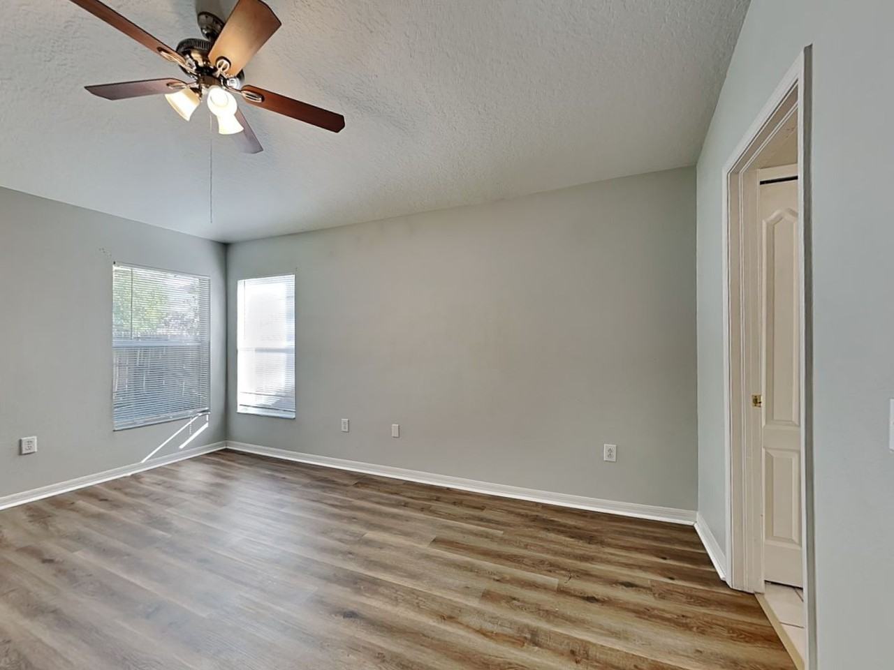 13011 Tribute Dr - Photo 7 of 17