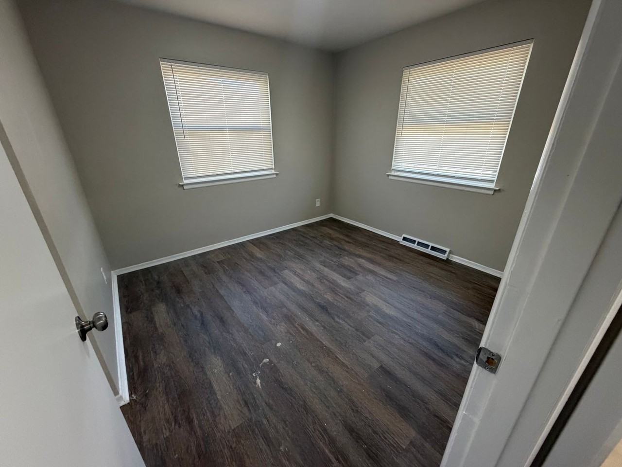 6024 Shillington Dr - Photo 5 of 10