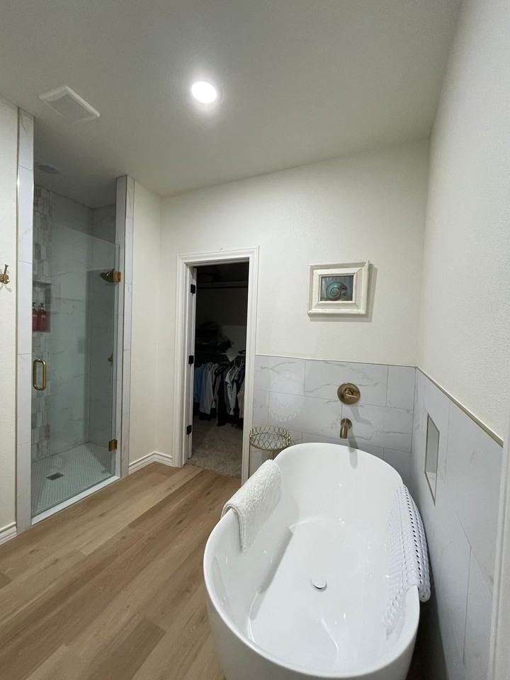 1409 Quincy Ave - Photo 2 of 14