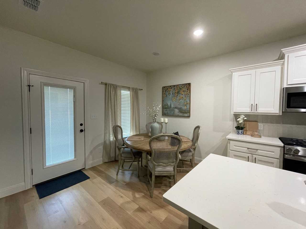 1409 Quincy Ave - Photo 6 of 14