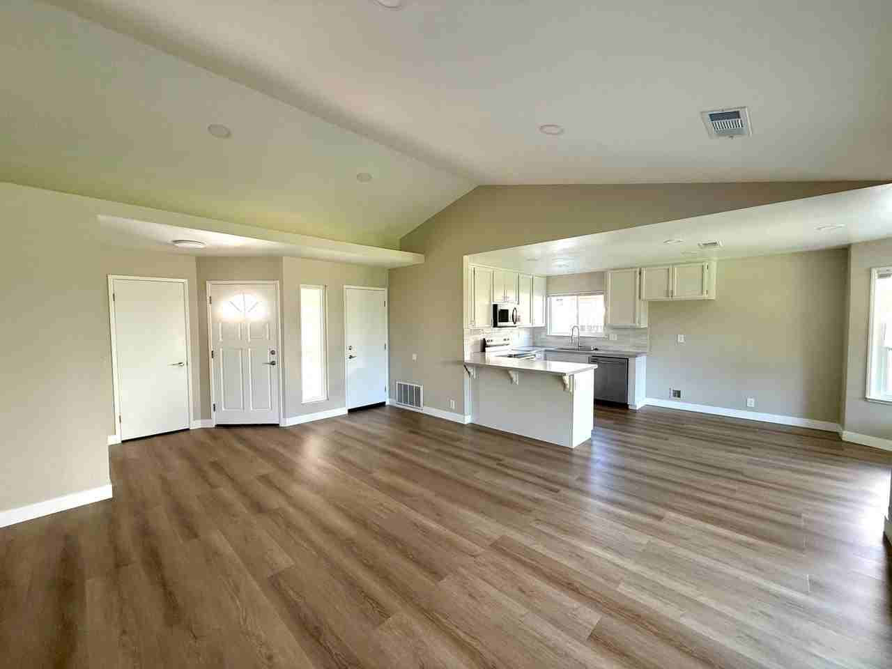 472 Villa Woods Dr - Photo 3 of 27