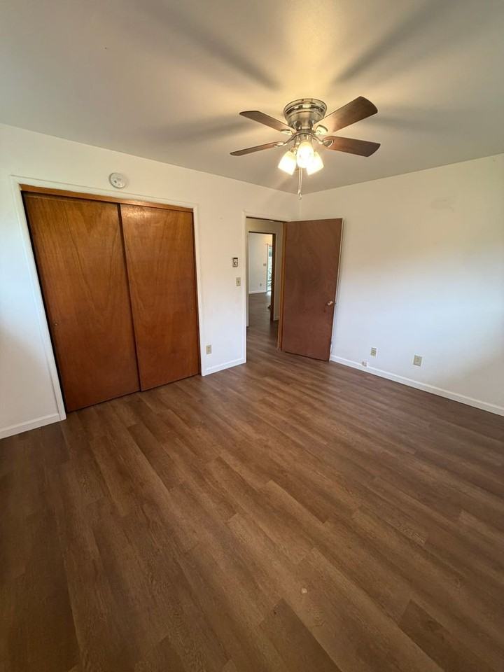 23769 Woods Creek Rd - Photo 6 of 23