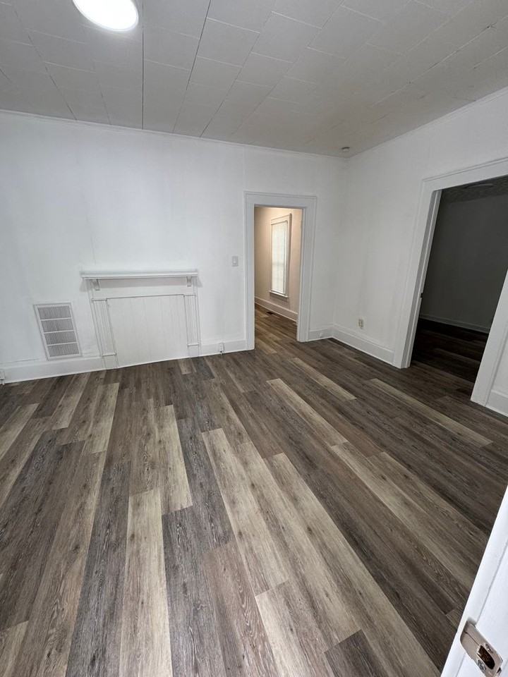 269 S Spring St - Photo 7 of 15