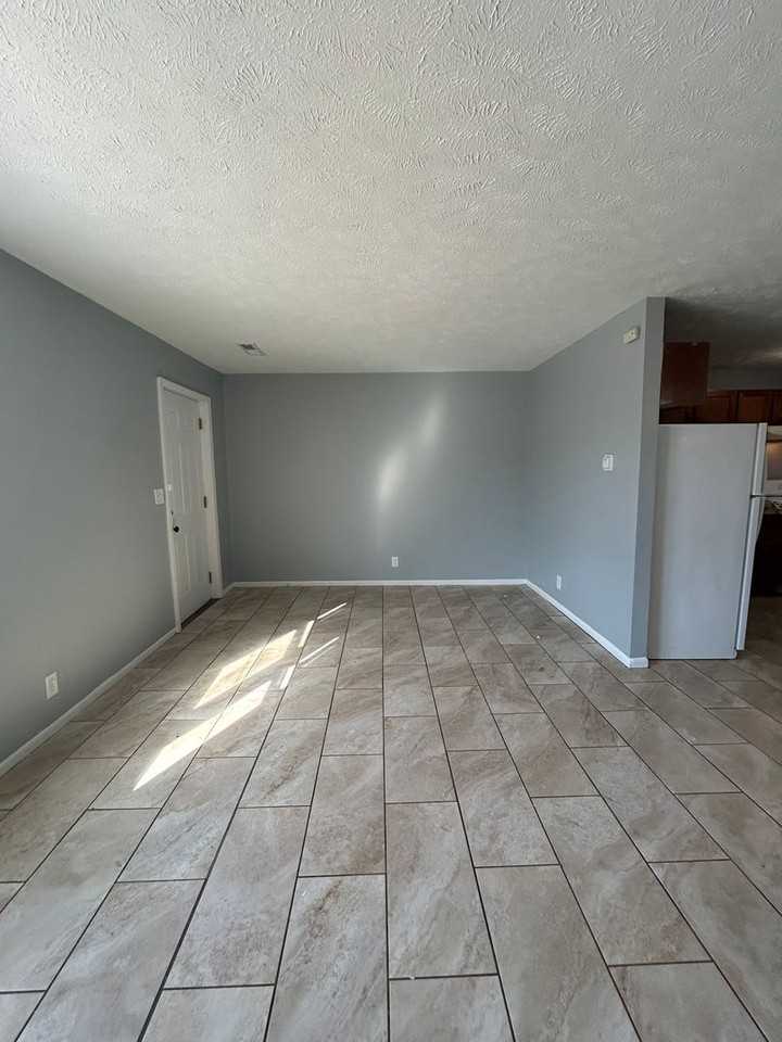 4135 S 27th St - Photo 2 of 16