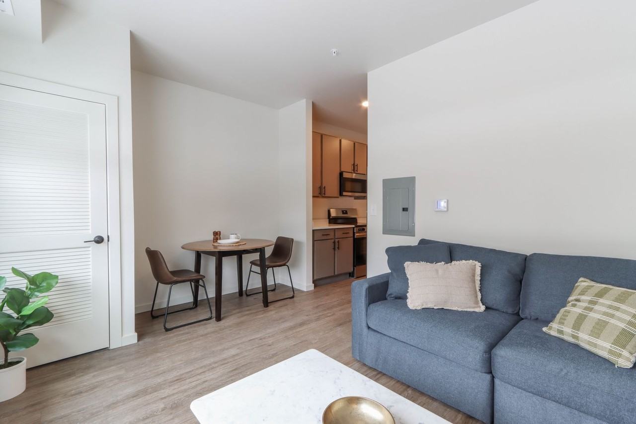 Evergreen Landing Apartments on 8th - Photo 7 of 34