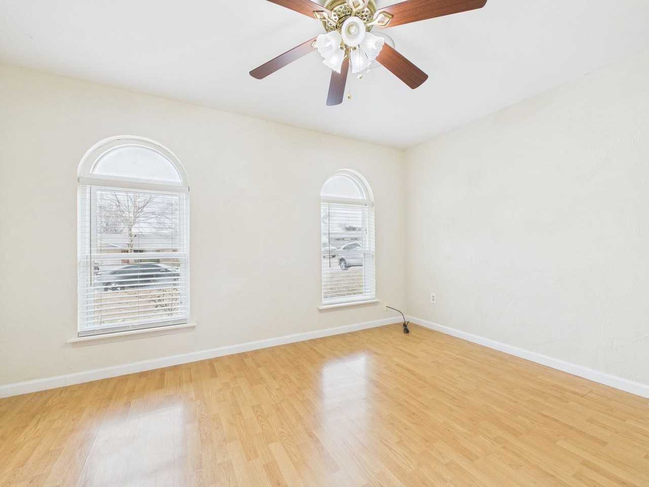 4663 Se Brighton Dr - Photo 3 of 19